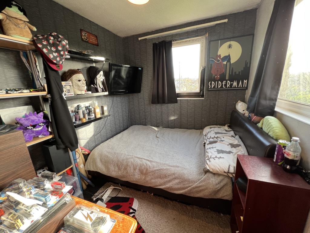 Lot: 144 - FREEHOLD RESIDENTIAL INVESTMENT - General view of bed 3